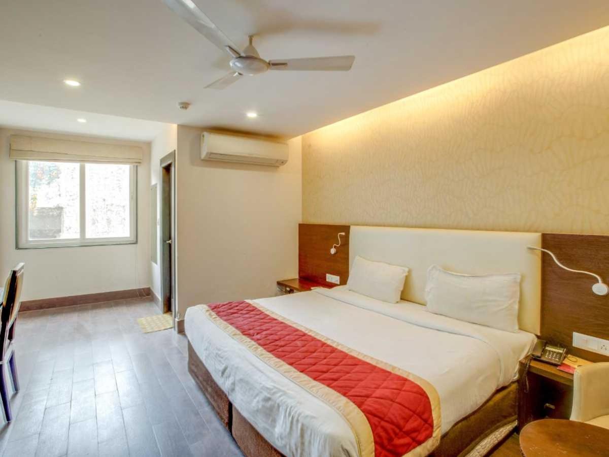 Hotel Sandstone Inn Lucknow Exterior photo