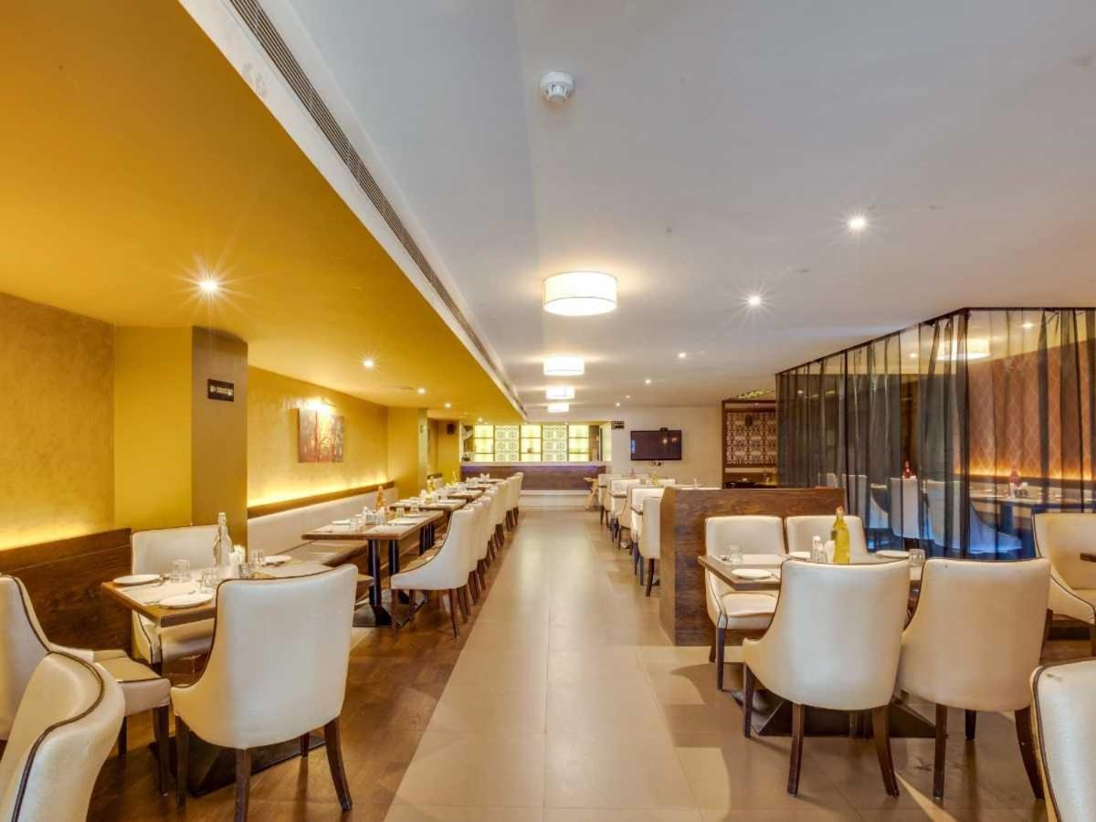 Hotel Sandstone Inn Lucknow Exterior photo